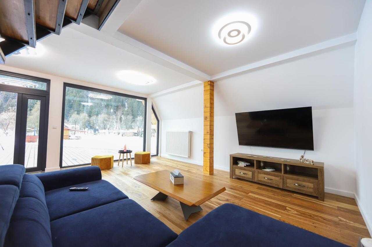 Cozy A Frame Villa *