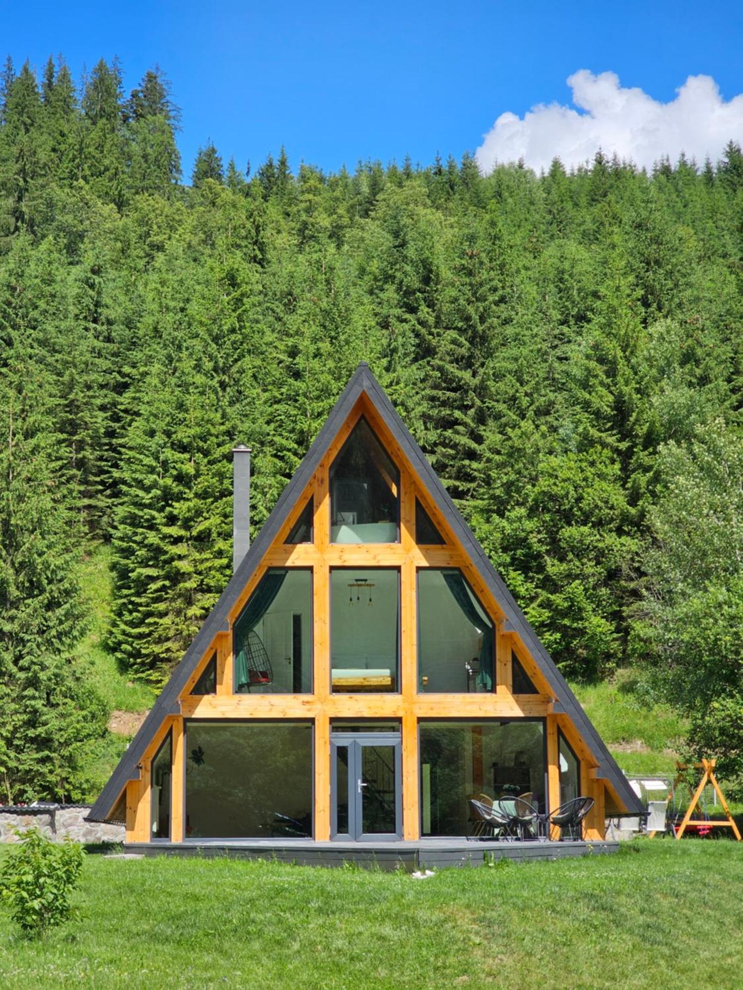 Cozy A Frame Villa *